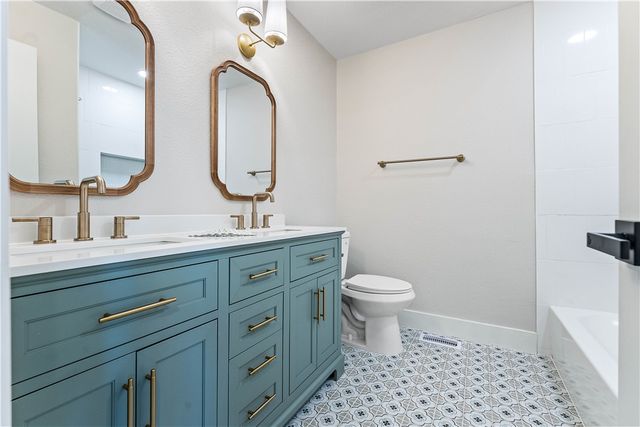 205 Big Tree Drive, Bentonville, AR 72712