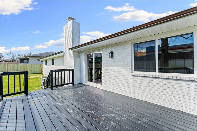 205 Big Tree Drive, Bentonville, AR 72712