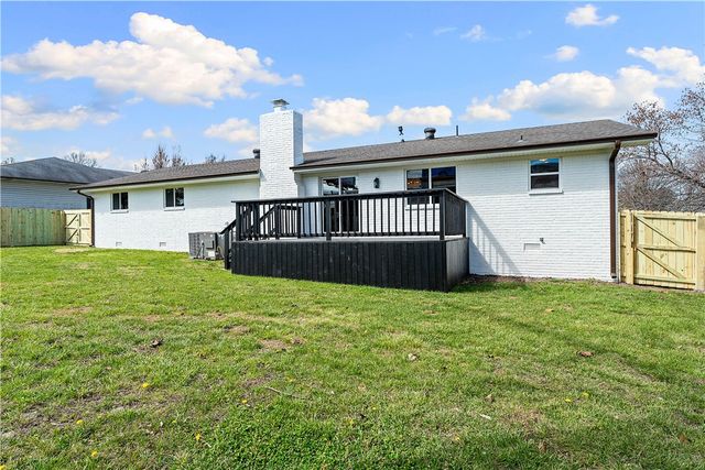 205 Big Tree Drive, Bentonville, AR 72712