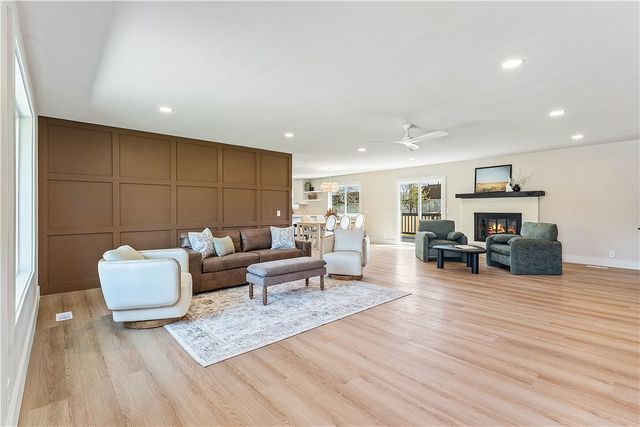 205 Big Tree Drive, Bentonville, AR 72712