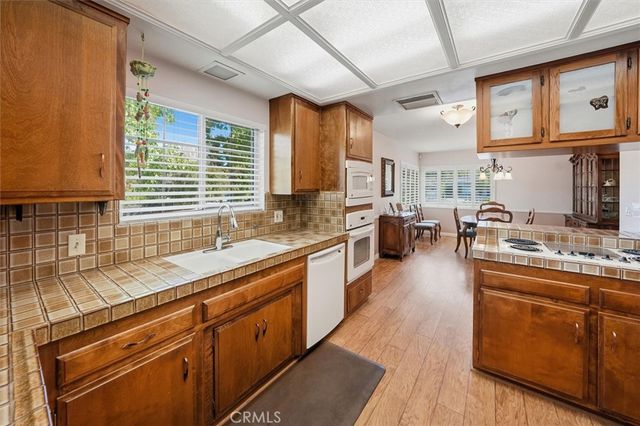 25085 Highspring, Newhall, CA 91321