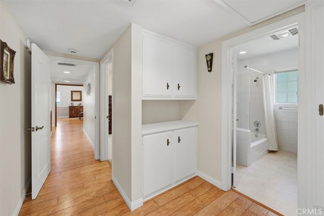 25085 Highspring, Newhall, CA 91321