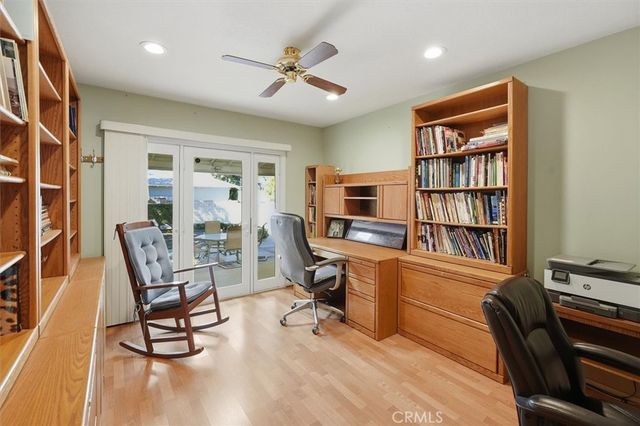 25085 Highspring, Newhall, CA 91321