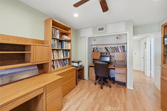 25085 Highspring, Newhall, CA 91321