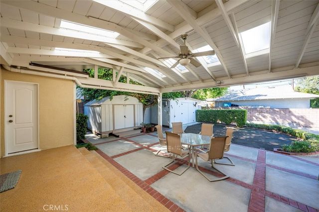 25085 Highspring, Newhall, CA 91321