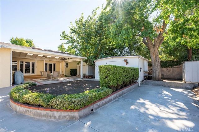25085 Highspring, Newhall, CA 91321