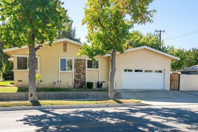 25085 Highspring, Newhall, CA 91321