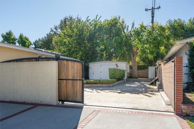 25085 Highspring, Newhall, CA 91321