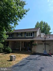 5160 GRANDVIEW RD, Hanover, PA 17331