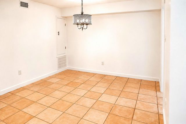 2744 Briarhurst Drive 31, Houston, TX 77057