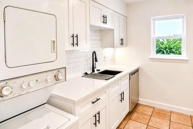 2744 Briarhurst Drive 31, Houston, TX 77057