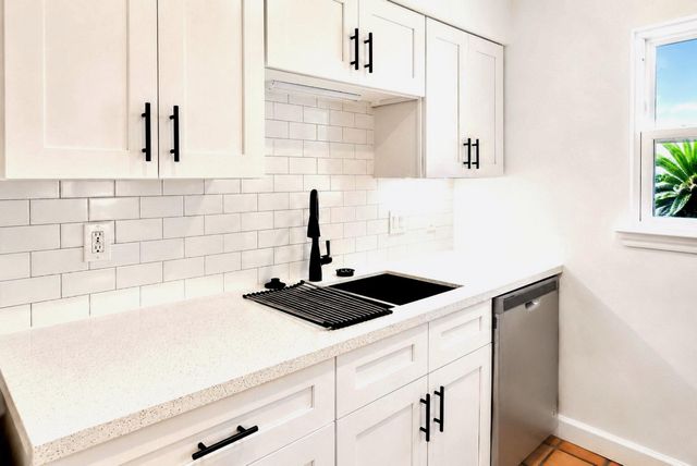 2744 Briarhurst Drive 31, Houston, TX 77057