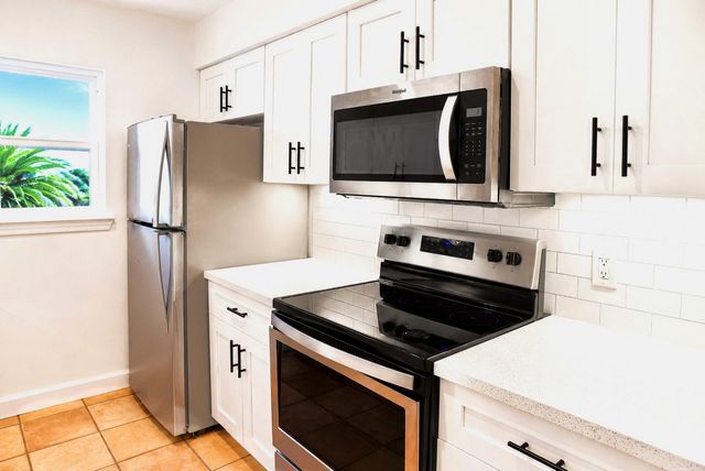 2744 Briarhurst Drive 31, Houston, TX 77057