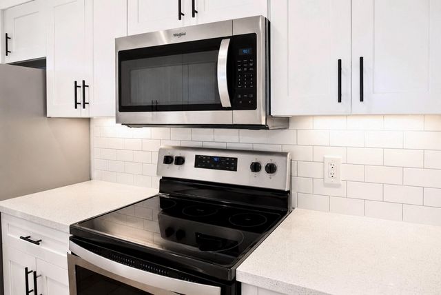 2744 Briarhurst Drive 31, Houston, TX 77057