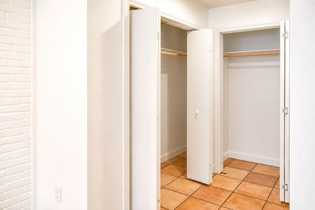 2744 Briarhurst Drive 31, Houston, TX 77057