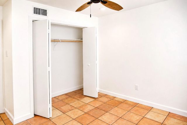 2744 Briarhurst Drive 31, Houston, TX 77057