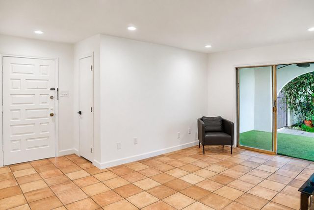 2744 Briarhurst Drive 31, Houston, TX 77057