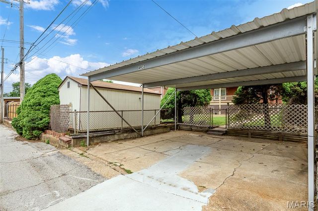 4932 Lisette Avenue, St Louis, MO 63109