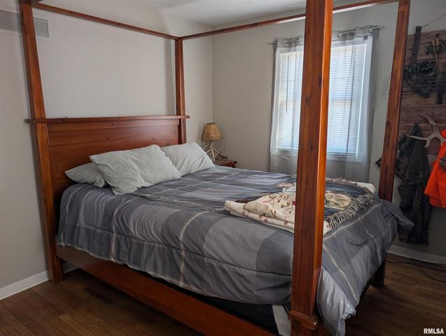 21 MANOR Drive, Park View, IA 52748