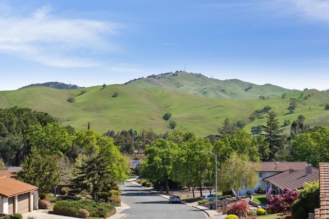 367 Mt Washington Way, Clayton, CA 94517