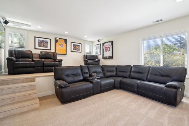 367 Mt Washington Way, Clayton, CA 94517