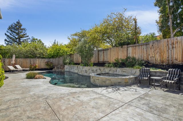 367 Mt Washington Way, Clayton, CA 94517