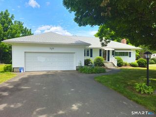 25 Baldwin Drive, Bristol, CT 06010
