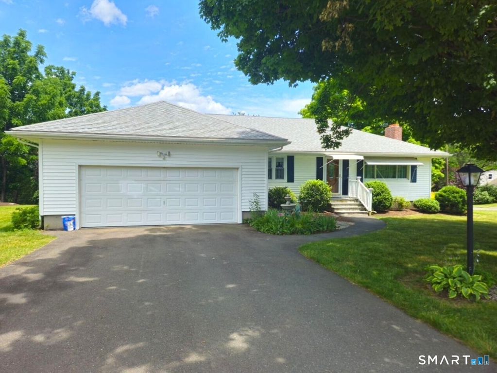 25 Baldwin Drive, Bristol, CT 06010