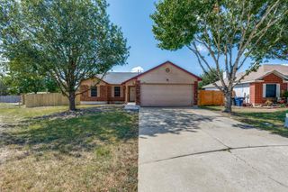 124 Meadowside DR, Hutto, TX 78634