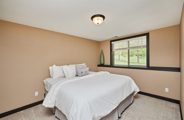 4533 NW 167th Street, Clive, IA 50325