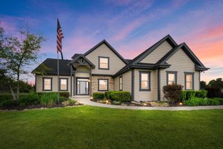 1629 Swallow DRIVE, Grafton, WI 53024