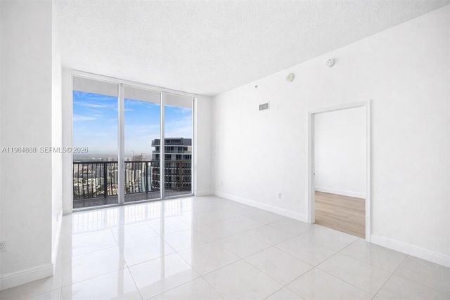 1750 N Bayshore Dr 3811, Miami, FL 33132