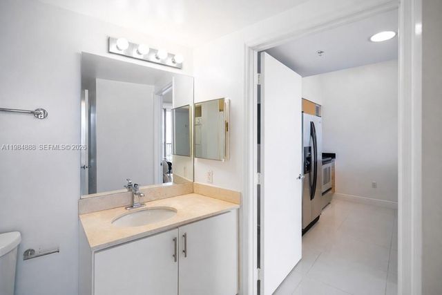 1750 N Bayshore Dr 3811, Miami, FL 33132