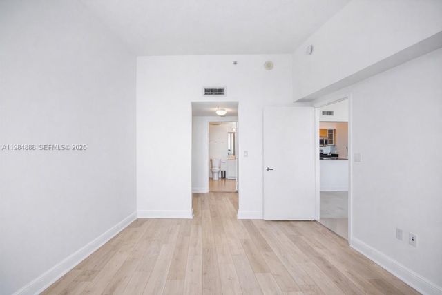 1750 N Bayshore Dr 3811, Miami, FL 33132