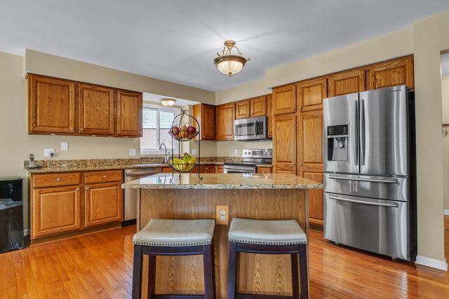 14756 Village Court, Plymouth Charter Twp, MI 48170