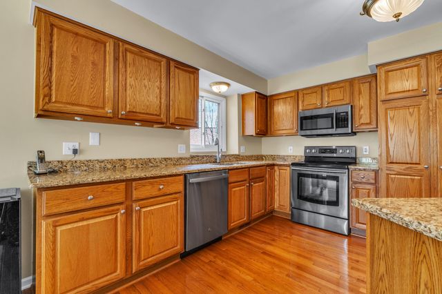 14756 Village Court, Plymouth Charter Twp, MI 48170