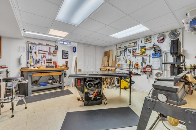 14756 Village Court, Plymouth Charter Twp, MI 48170