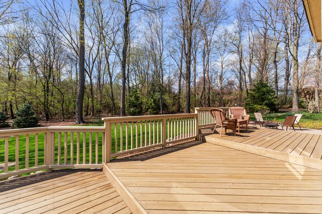 14756 Village Court, Plymouth Charter Twp, MI 48170