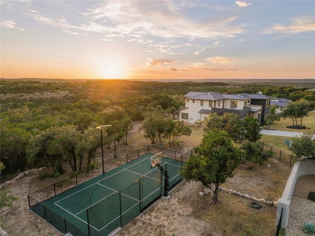 8112 Kuhn DR, Austin, TX 78736