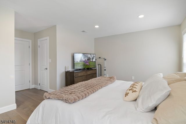 279 De Rose Ct, West Orange Twp., NJ 07052