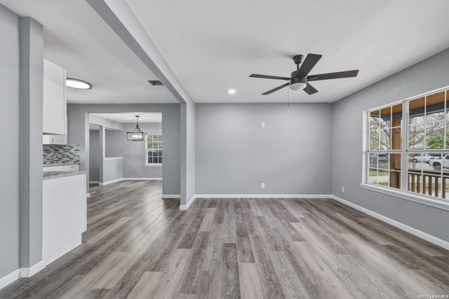 2258 W Mill St, New Braunfels, TX 78130