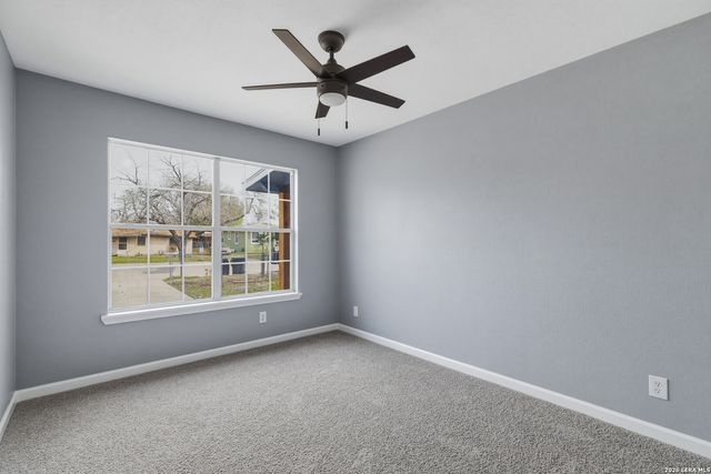 2258 W Mill St, New Braunfels, TX 78130