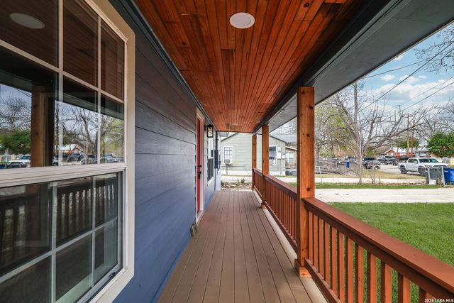 2258 W Mill St, New Braunfels, TX 78130