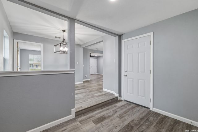 2258 W Mill St, New Braunfels, TX 78130