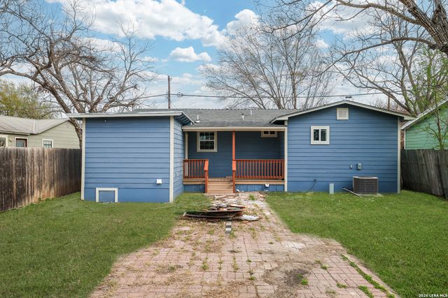 2258 W Mill St, New Braunfels, TX 78130