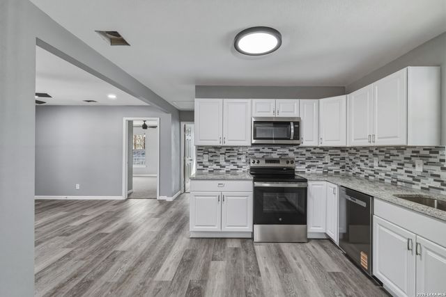 2258 W Mill St, New Braunfels, TX 78130