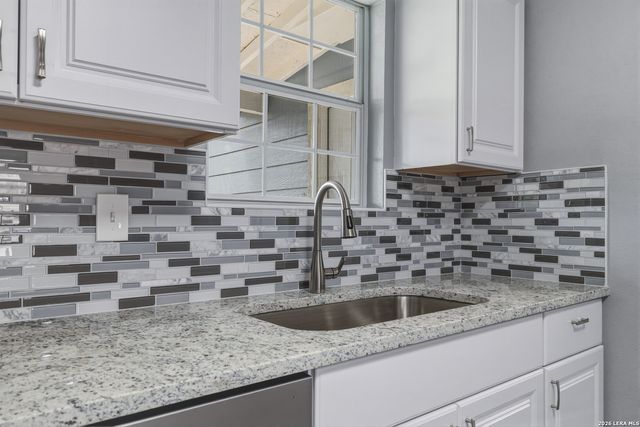 2258 W Mill St, New Braunfels, TX 78130