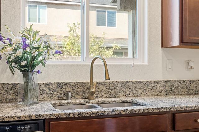 6888 W Parr, Fresno, CA 93722