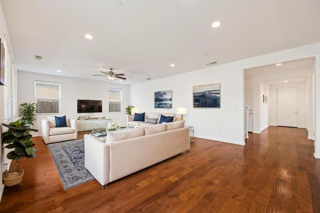 6888 W Parr, Fresno, CA 93722