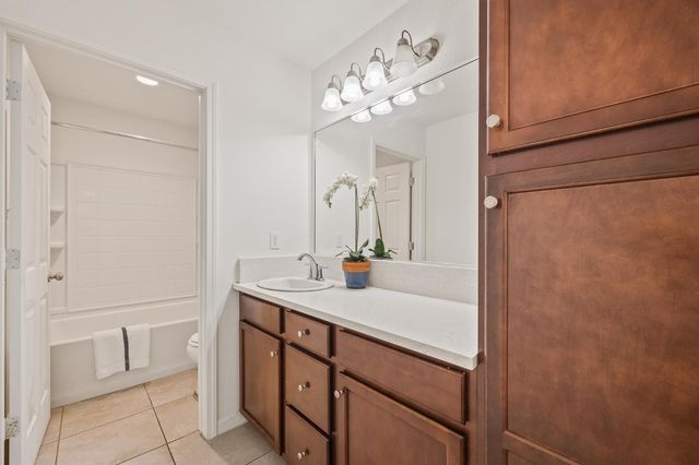 6888 W Parr, Fresno, CA 93722